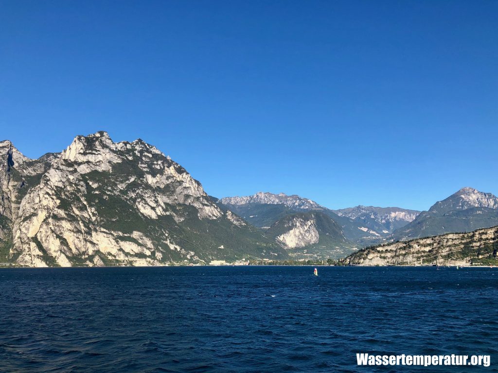 Surfer auf dem Gardasee