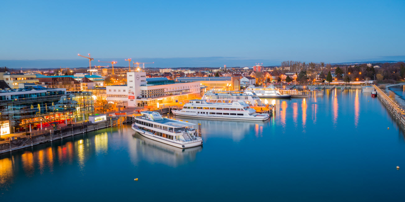 Blick auf den Hafen in Friedrichshafen am Bodensee